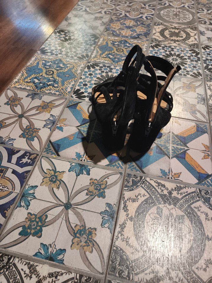 Siyah Yılan Desenli Dolgu Topuklu Kadın Ayakkabı - Görsel 4