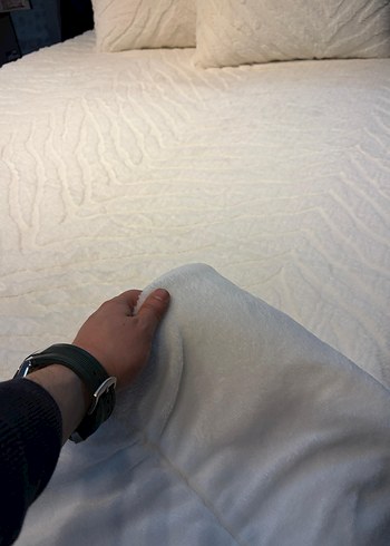 Merinos Diamond Tavşan Tüyü Kadife Battaniyeli Yatak Örtüsü - Görsel 3