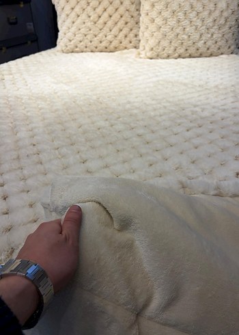 Merinos Diamond Tavşan Tüyü Kadife Battaniyeli Yatak Örtüsü - Görsel 2