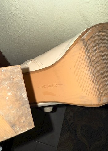 Bej Deri Fermuarlı Kadın Topuklu Bot - Görsel 4