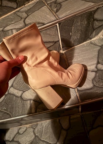 Bej Deri Fermuarlı Kadın Topuklu Bot - Görsel 2