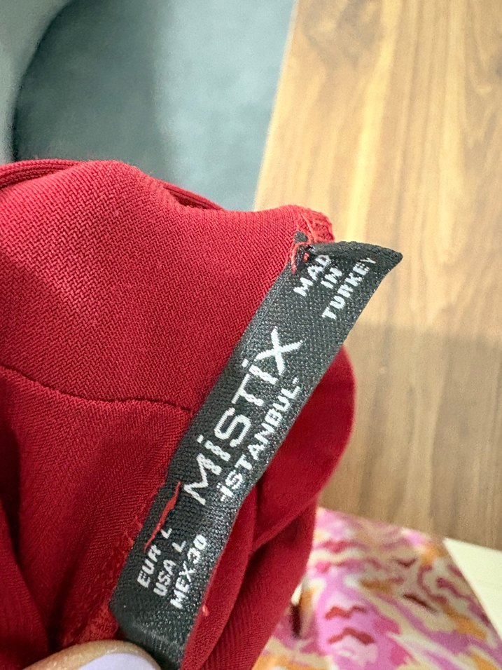 Kırmızı Yüksek Yakalı Kadın Bluz - Görsel 2