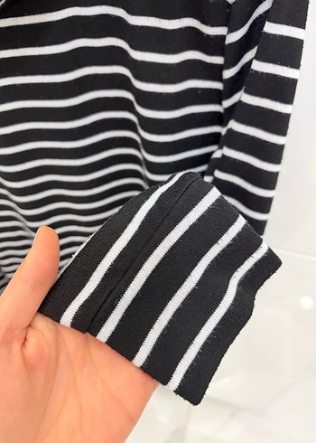 Siyah Beyaz Çizgili Boğazlı Kadın Kazak - Görsel 3