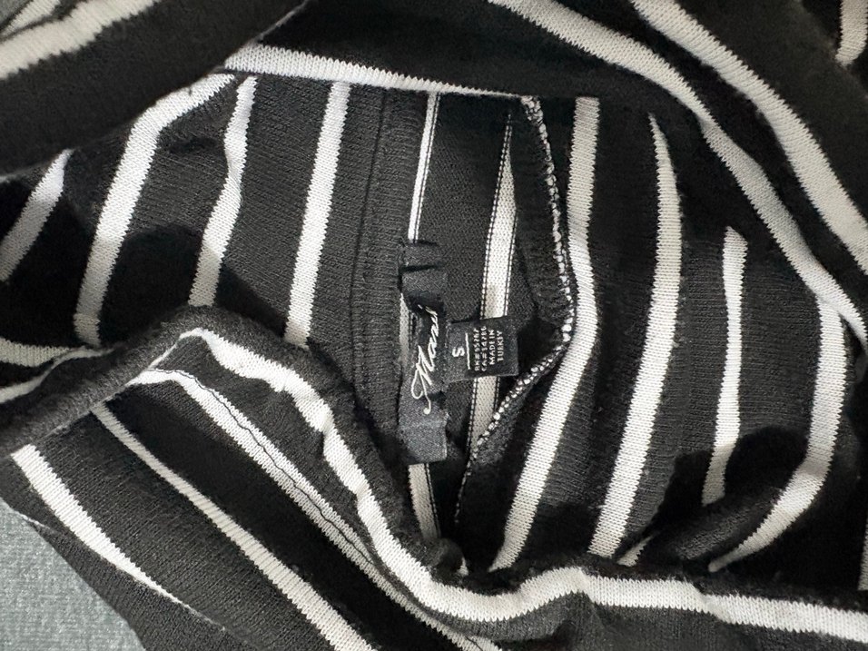 Siyah Beyaz Çizgili Boğazlı Kadın Kazak - Görsel 4