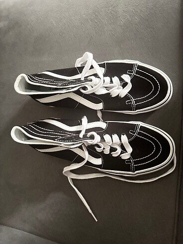 Yüksek topuklu vans