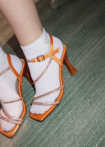 Parlak Stiletto Topuklu Kadın Ayakkabı - Görsel 4