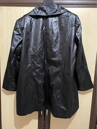 42 Beden siyah Renk Deri görünümlü şık ceket