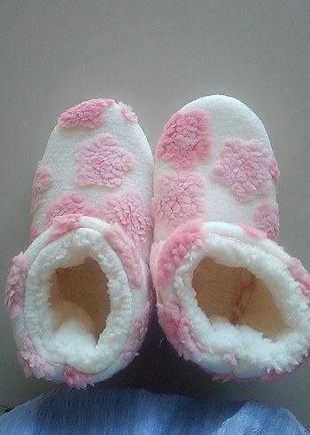 Çiçek Desenli Ponduflu Terlik - Görsel 3