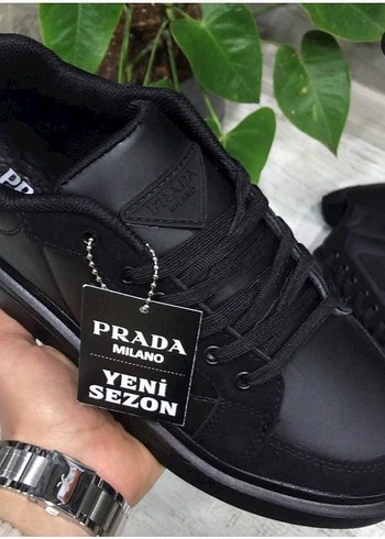 Prada 40