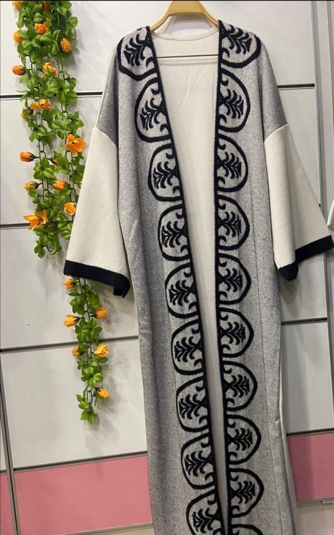 Uzun Kollu Kahverengi Nakışlı Kadın Elbisesi - Görsel 2