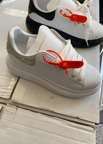 Alexander McQueen 38