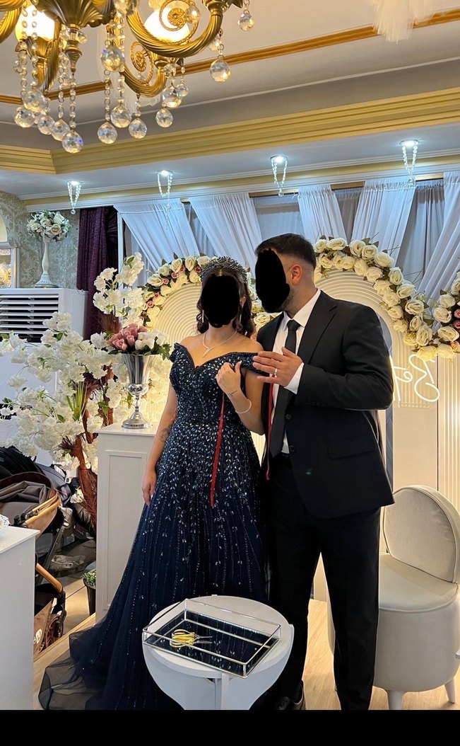 Lacivert nişanlik sadece 4 saat kullanildi - Görsel 2