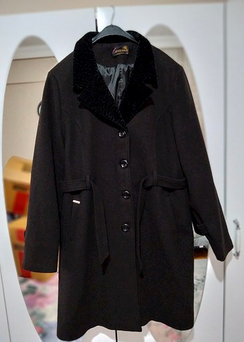 Siyah Yün Kaban Yakası Kürklü - Görsel 2