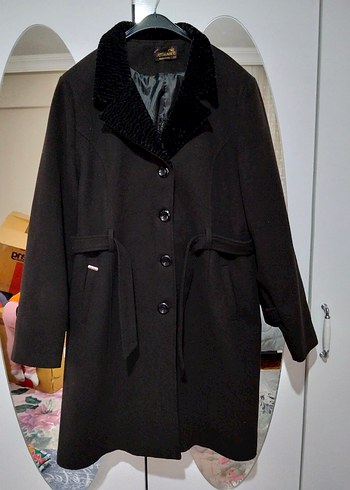 Siyah Yün Kaban Yakası Kürklü - Görsel 3