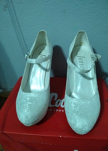 Dantel Detaylı Beyaz Vintage Topuklu Ayakkabı - Görsel 4