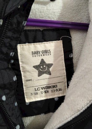 Kız Çocuk Siyah Kapüşonlu Puantiyeli Mont - Görsel 4