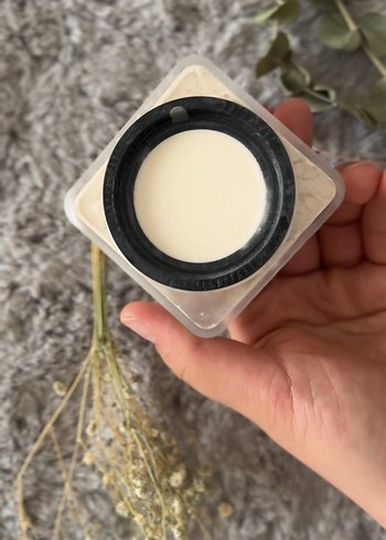 Huda Beauty Siyah Pudra - Görsel 2