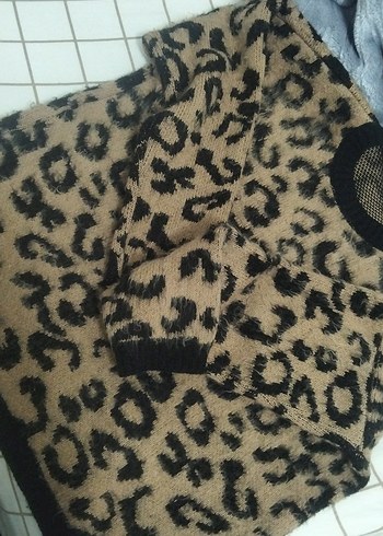 Kahverengi Leopar Desenli Örgü Kedi Kıyafeti - Görsel 2