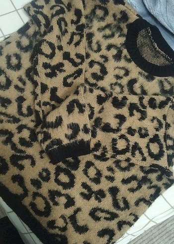 Kahverengi Leopar Desenli Örgü Kedi Kıyafeti - Görsel 3