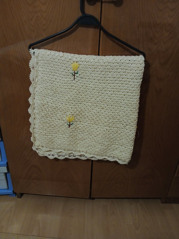 Nakışlı Beyaz Örgü Bebek Battaniyesi - Görsel 2