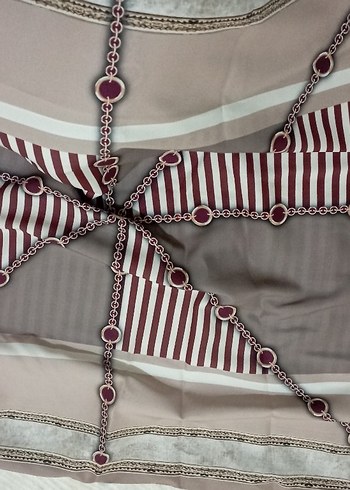 Bordo Zincir Detaylı Kadın Fular - Görsel 4