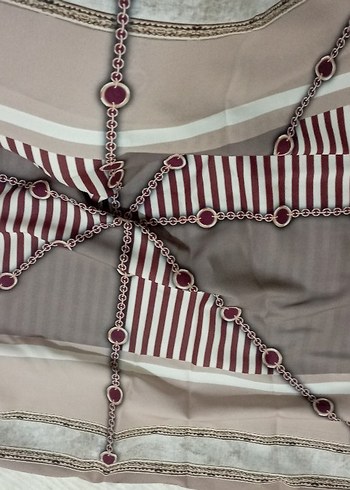 Bordo Zincir Detaylı Kadın Fular - Görsel 3