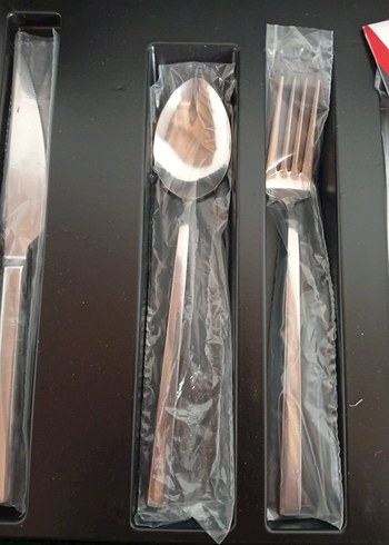 Kahramanlar Beyaz Çatal Kaşık Bıçak Seti 12 kişilik 84 parca - Görsel 13