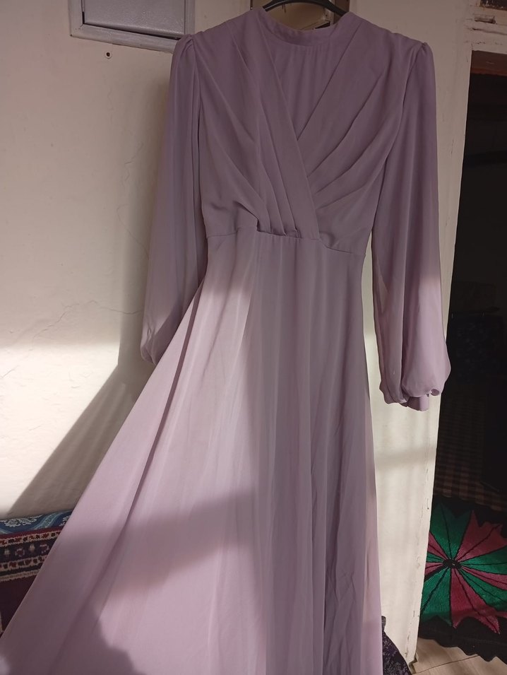 Mor Uzun Kollu Drapeli Kadın Abiye Elbise başörtüsü de mevcut - Görsel 2