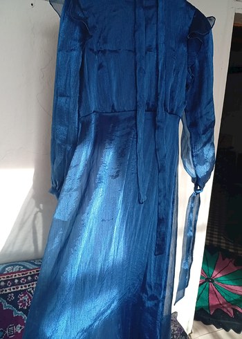 Mavi Parlak Uzun Drapeli Kadın Elbise başörtüsü mevcut - Görsel 2