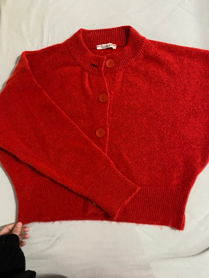 Kırmızı Düğmeli Kadın Örgü Hırka - Görsel 5