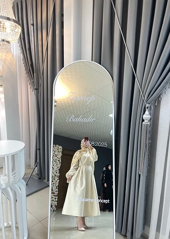 Uzun Beyaz İpek Dokulu Drapeli Kadın Elbise - Görsel 3