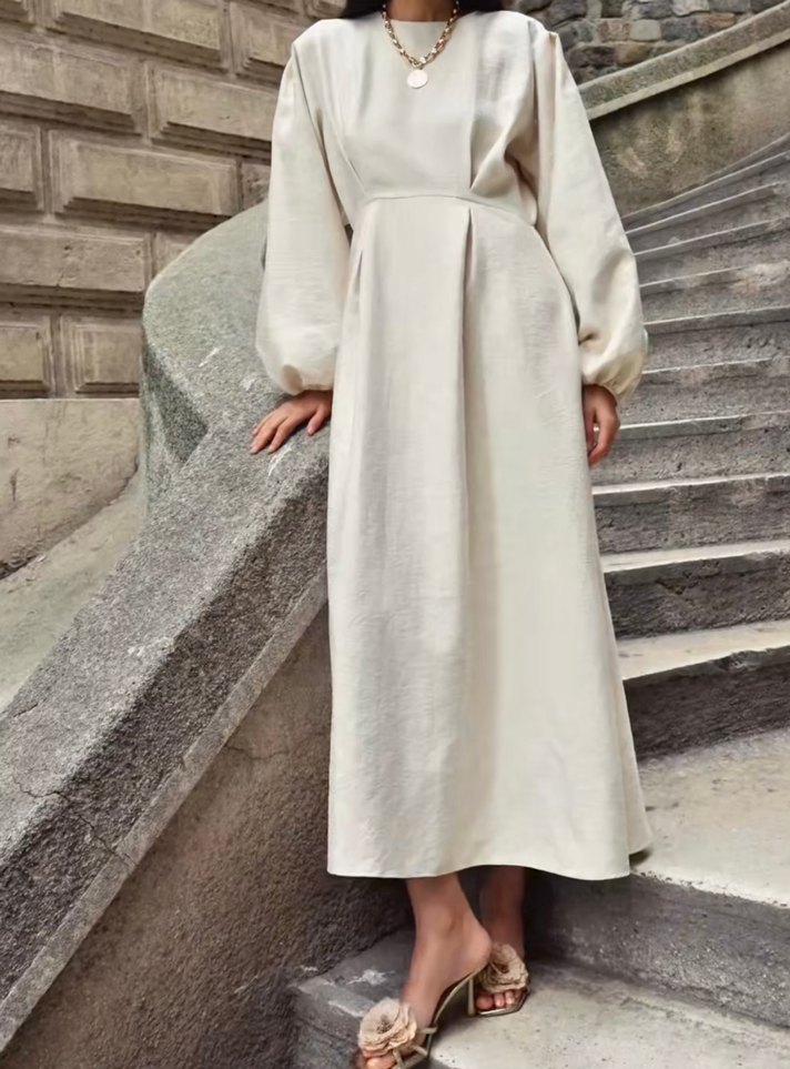 Uzun Beyaz İpek Dokulu Drapeli Kadın Elbise - Görsel 5