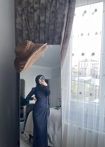 Uzun Lacivert Drapeli Saten Elbise - Görsel 2