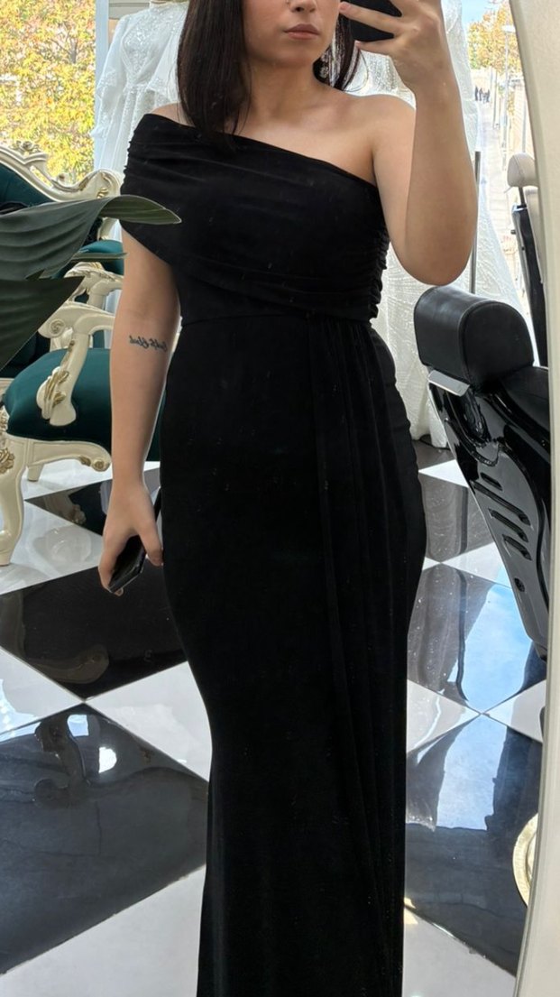 Tek Omuzlu Siyah Uzun Drapeli Elbise - Görsel 2