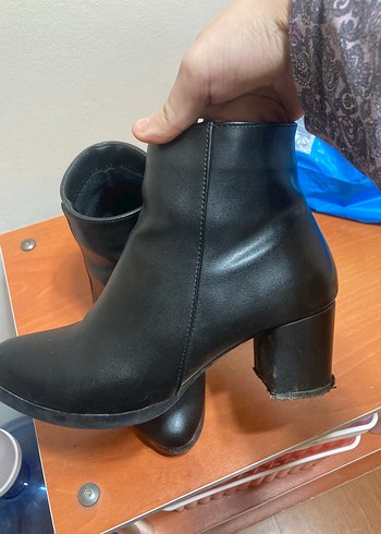 Siyah  Kadın Topuklu Bot - Görsel 4