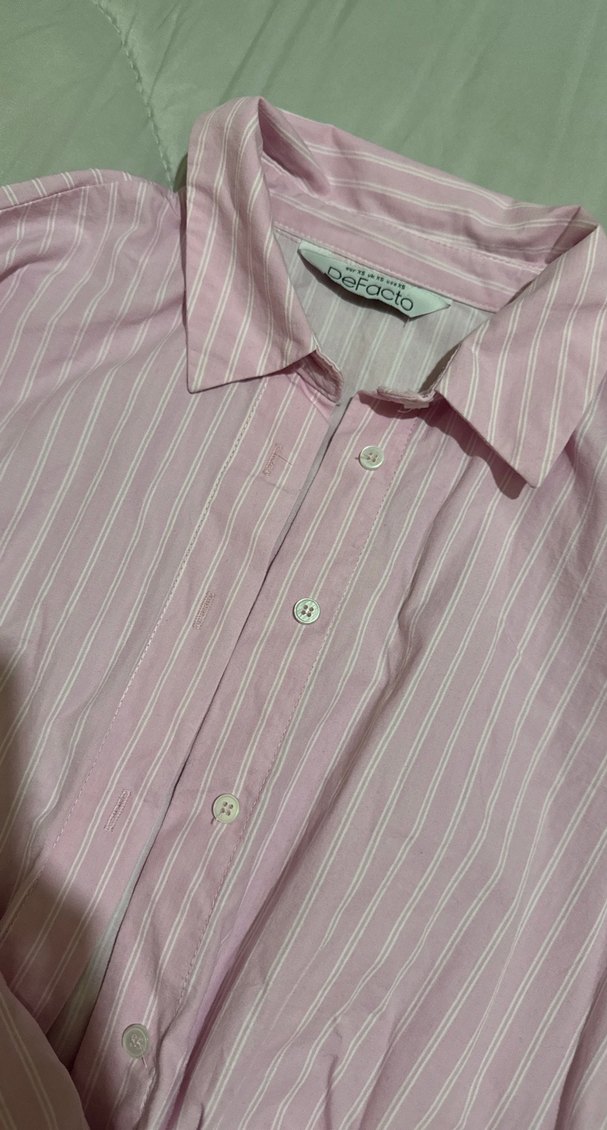 Düğmeli Pembe Kadın Gömlek - Görsel 2