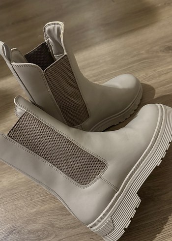 Bej Deri Kadın Topuklu Bot - Görsel 4