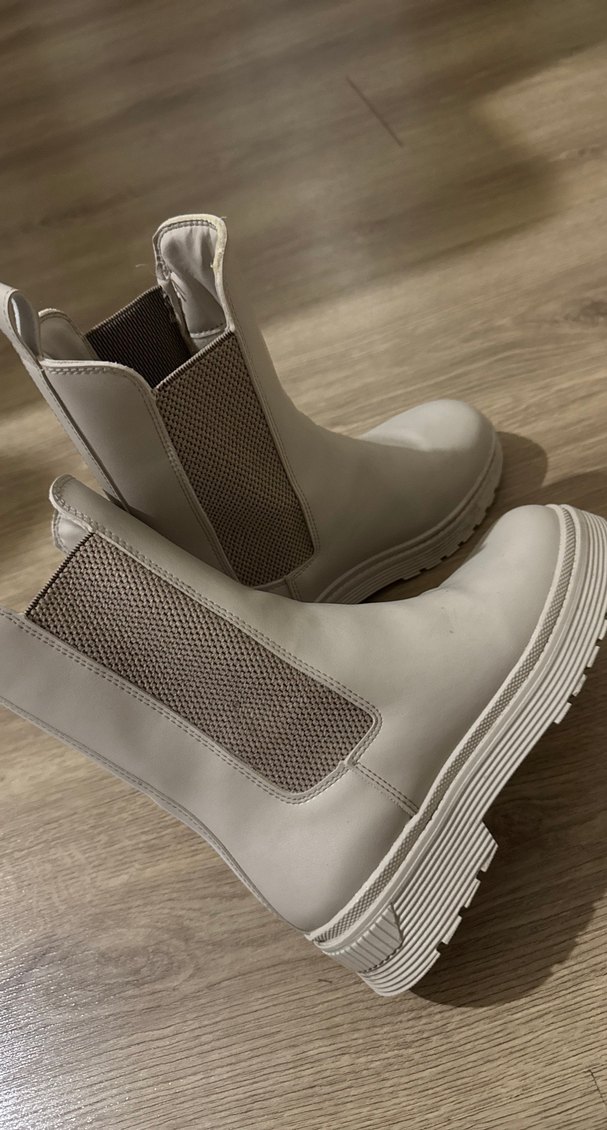 Bej Deri Kadın Topuklu Bot - Görsel 4