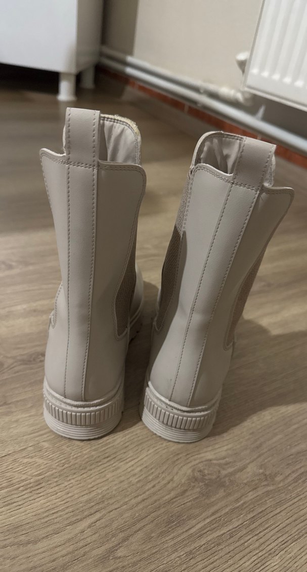 Bej Deri Kadın Topuklu Bot - Görsel 3