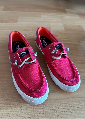 Sperry Top Sider 37