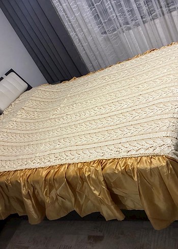 Orlon ip Saten Detaylı 
Yatak Örtüsü - Görsel 3