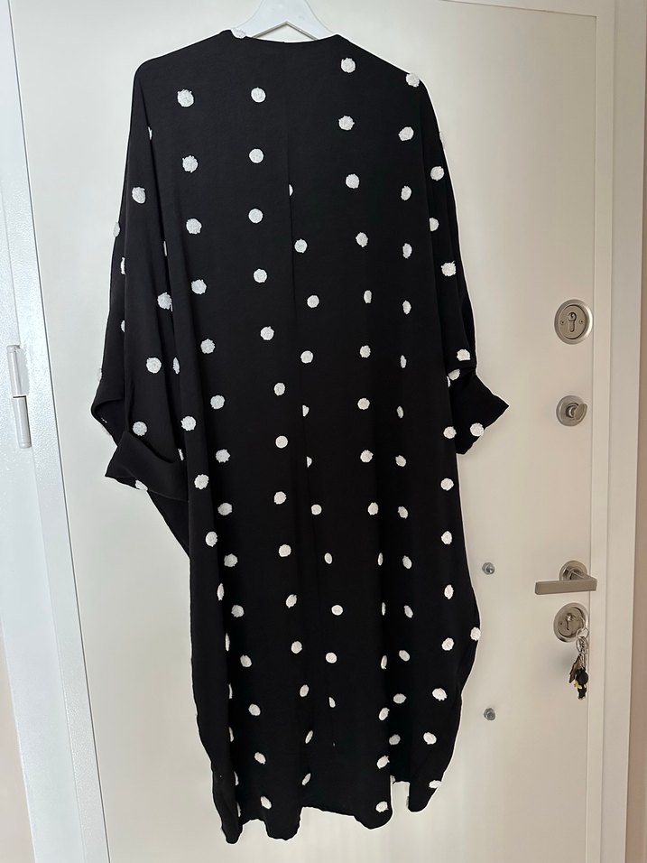 Uzun Siyah Puantiyeli Kadın Kimono - Görsel 2
