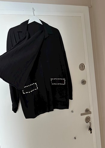 Uzun Kollu Siyah Düğmeli Keten Gömlek - Görsel 2