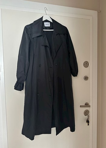 Kadın Siyah Düğmeli Uzun Trençkot - Görsel 3