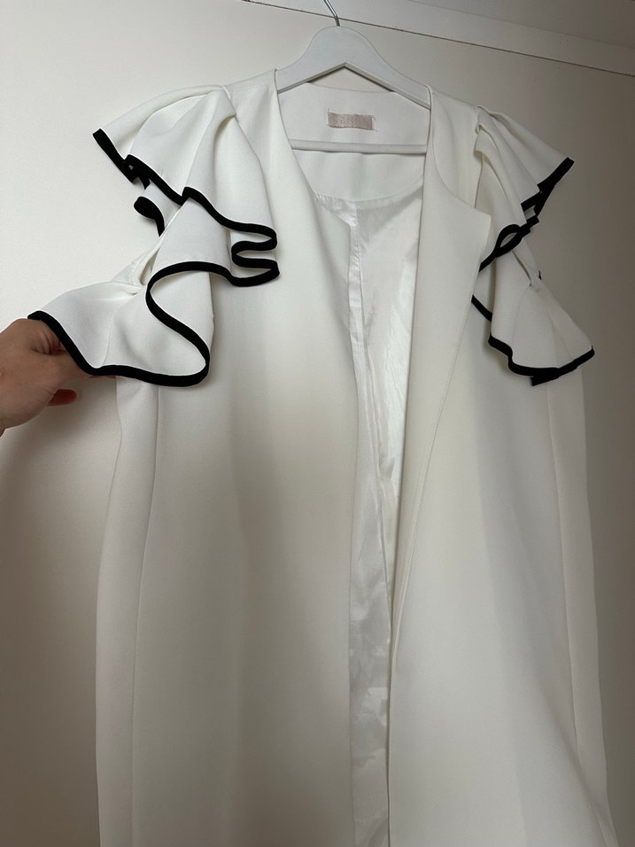 Fırfırlı Beyaz Straplez yelek - Görsel 3