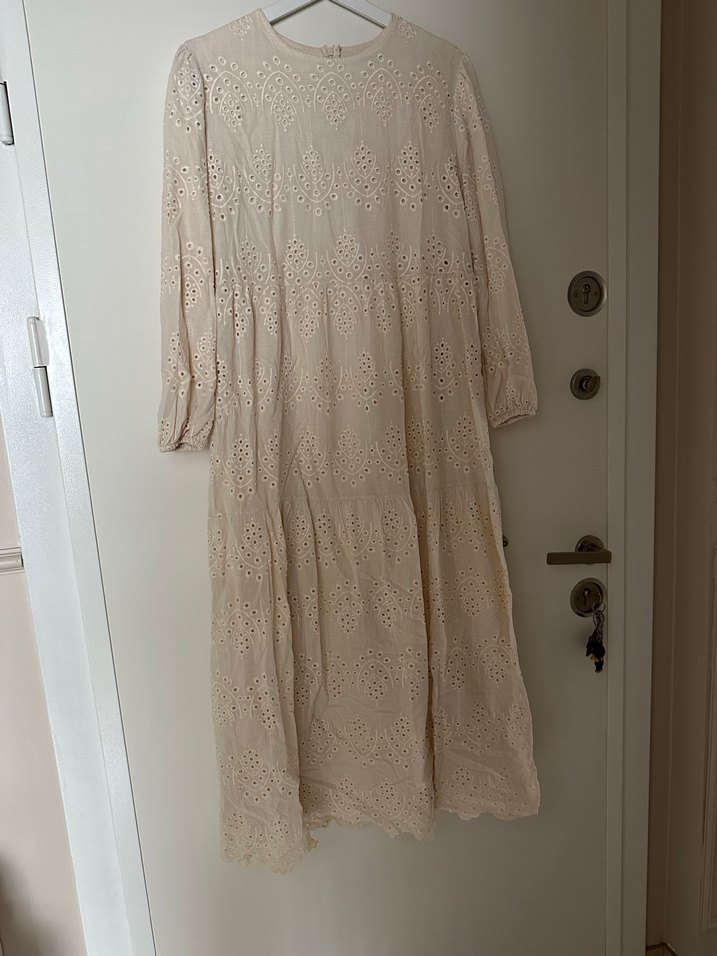 Bej Dantel İşlemeli Uzun Bohem Elbise - Görsel 2