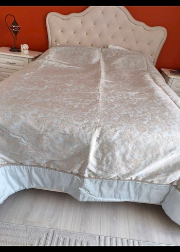 Karaca Bej ve Gri Desensiz Yatak Örtüsü - Görsel 4