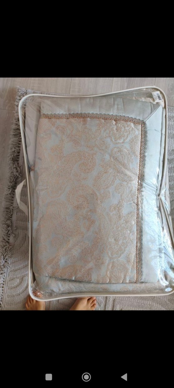 Karaca Bej ve Gri Desensiz Yatak Örtüsü - Görsel 3