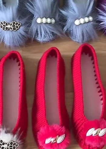 Kızlar İçin Mor Kürklü Örgü Ev Terliği - Görsel 2