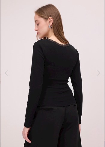 Dantelli Siyah V Yaka Triko Bluz m l - Görsel 4